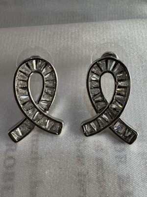 Silver toned ribbon-shaped earrings