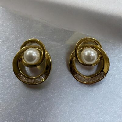 Image 3 (5) Elegant pearl centre studded and crystals on curve gold toned vintage earrings