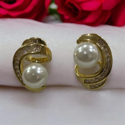 Image 4 (5) Gold-tone shimmering crystal studded curve with pearl beauty